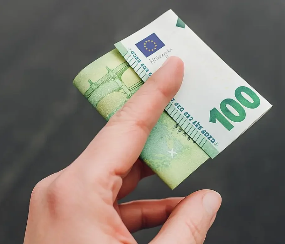 Δωρόσημο καλοκαιριού οικοδόμων