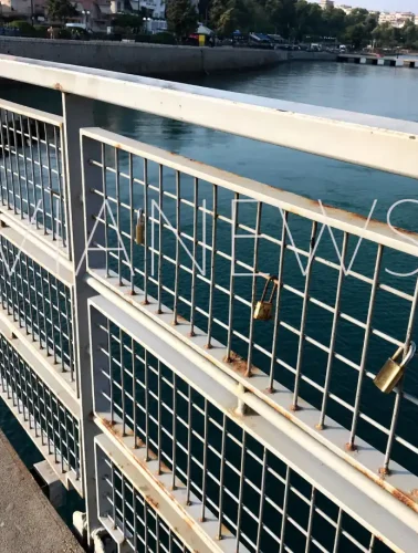 Η αλήθεια για τα λουκέτα στην παλιά γέφυρα Χαλκίδας