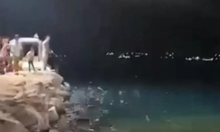 Απίθανο φαινόμενο σε παραλιακό χωριό της Εύβοιας – Ψάρια πετάγονταν έξω από το νερό