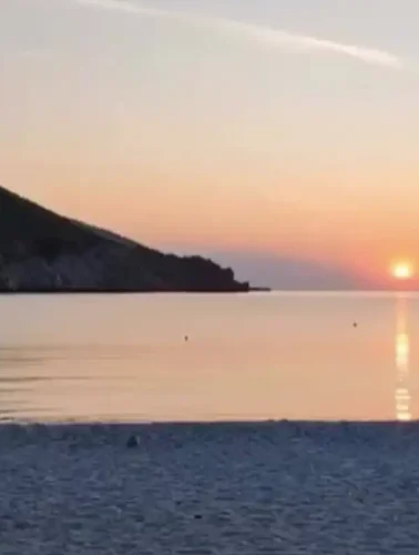 Παραλία Θαψά