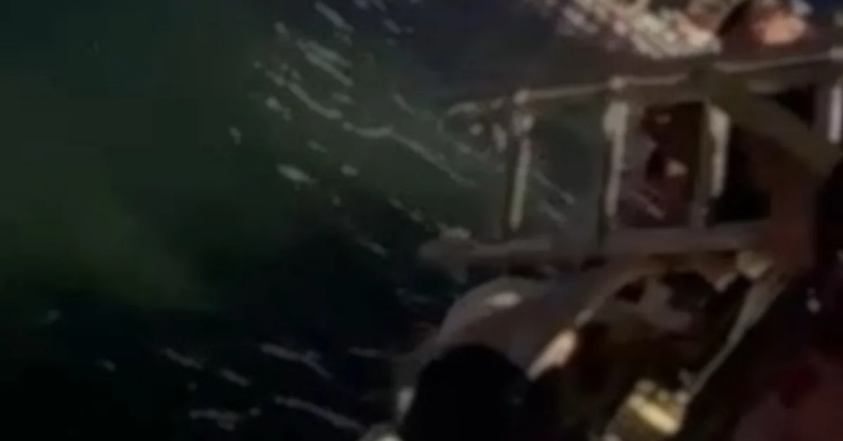 Θάλασσα στην παραλία Χαλκίδας