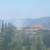 Πυρκαγιά σε εξέλιξη στην Επισκοπή Κύμης Ευβοίας με καπνούς πάνω από αγροτοδασική έκταση